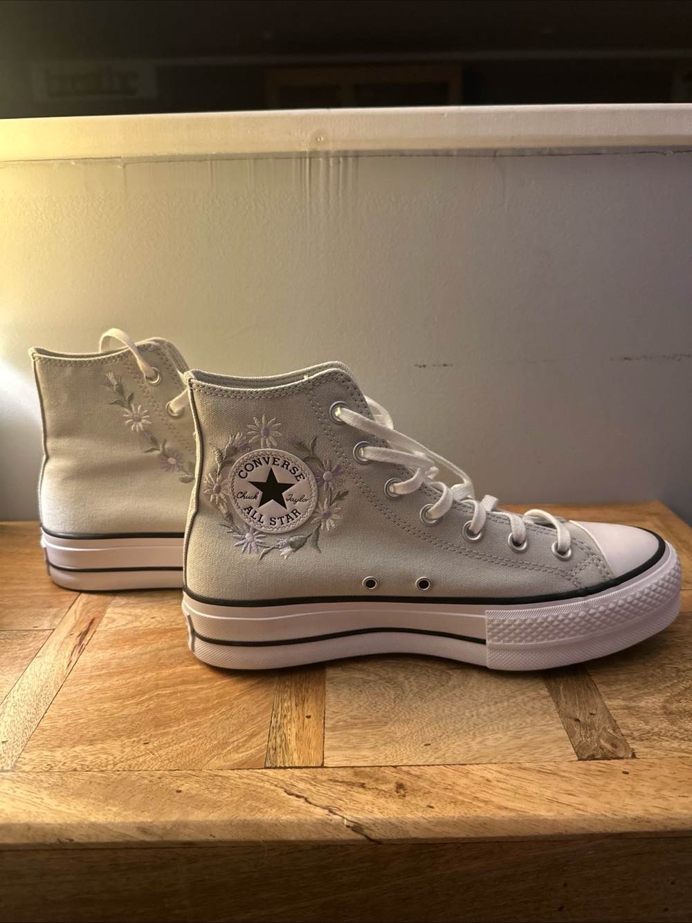 Converse Chuck Taylor Lift Platform High Top Floral Grey A17484C Women’s Sz 8.5